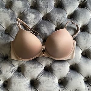 Victoria’s Secret Illusions bra